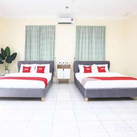 Oyo 89607 Aloha Chalet Kampung Raja Εξωτερικό φωτογραφία