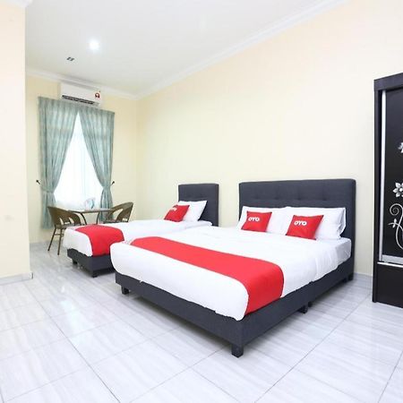 Oyo 89607 Aloha Chalet Kampung Raja Εξωτερικό φωτογραφία