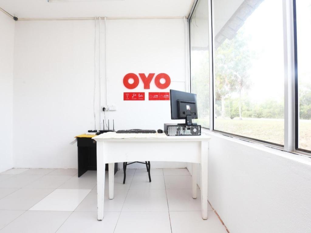 Oyo 89607 Aloha Chalet Kampung Raja Εξωτερικό φωτογραφία