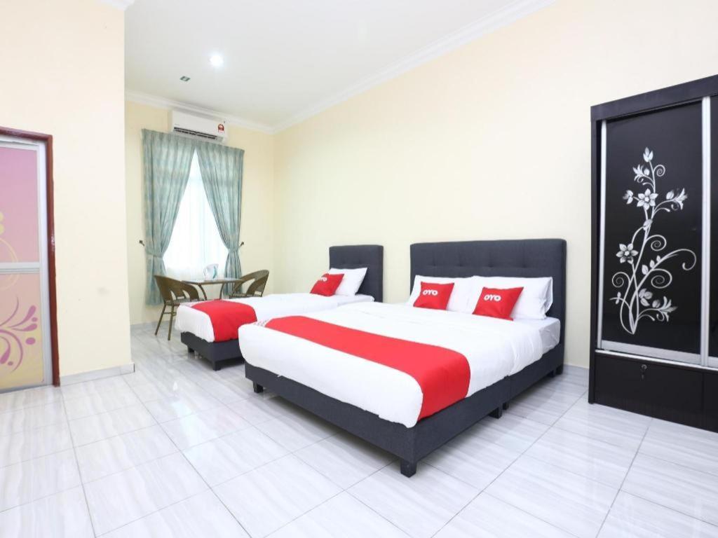 Oyo 89607 Aloha Chalet Kampung Raja Εξωτερικό φωτογραφία