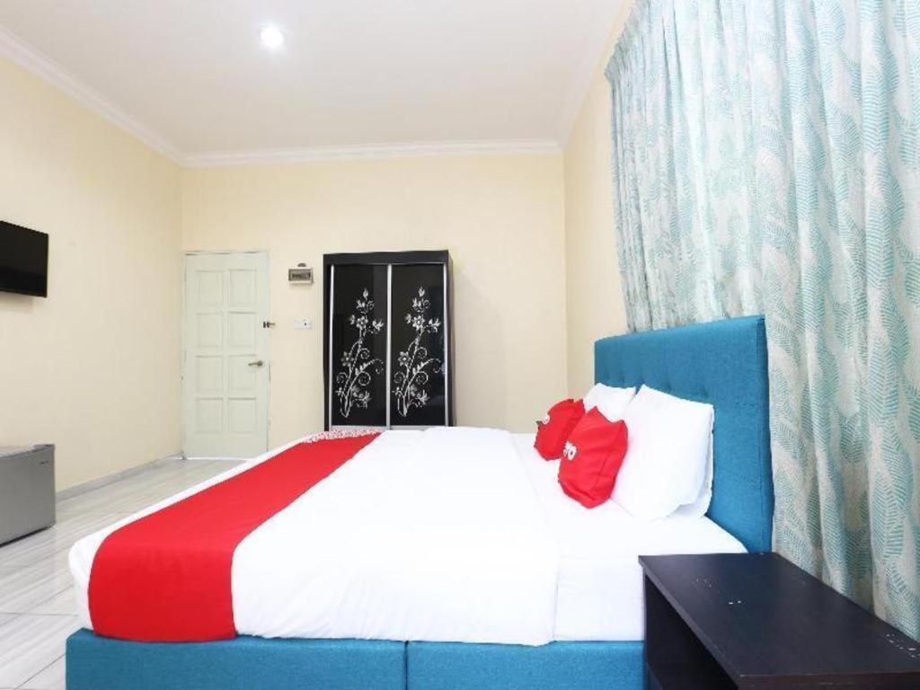Oyo 89607 Aloha Chalet Kampung Raja Εξωτερικό φωτογραφία