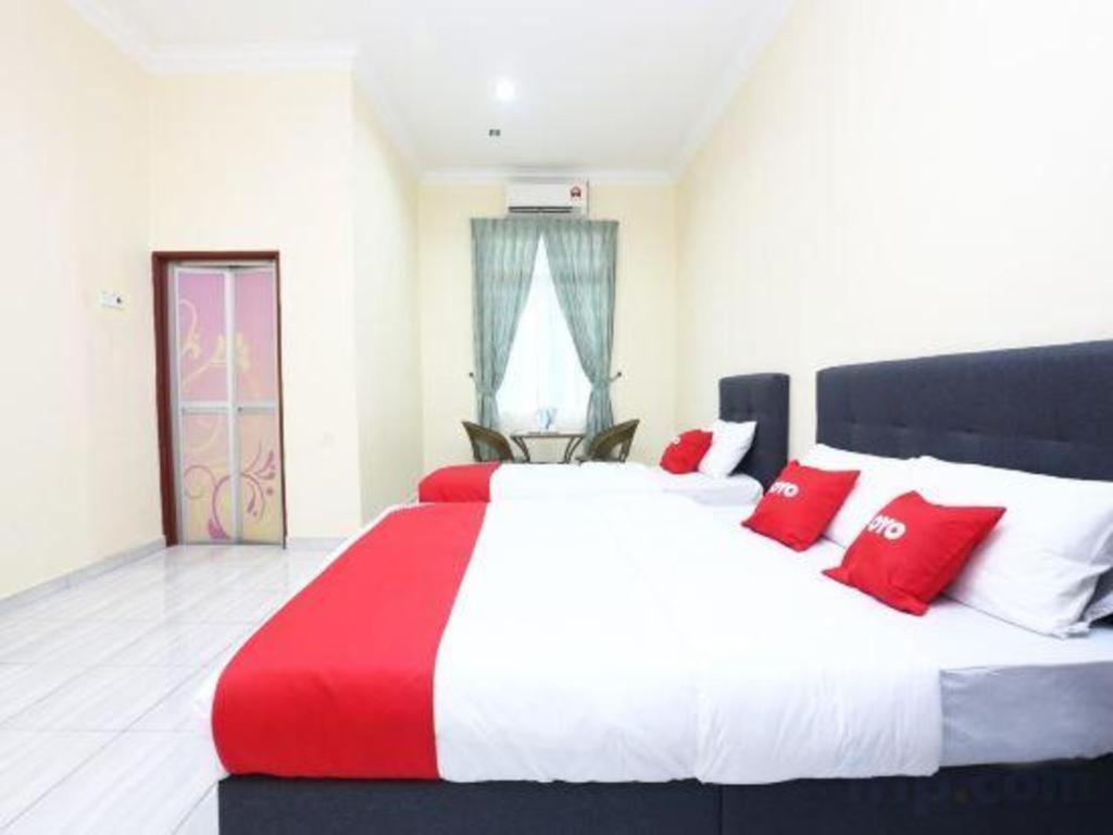 Oyo 89607 Aloha Chalet Kampung Raja Εξωτερικό φωτογραφία