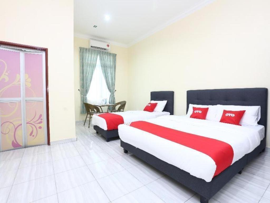 Oyo 89607 Aloha Chalet Kampung Raja Εξωτερικό φωτογραφία