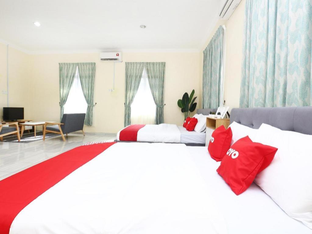 Oyo 89607 Aloha Chalet Kampung Raja Εξωτερικό φωτογραφία