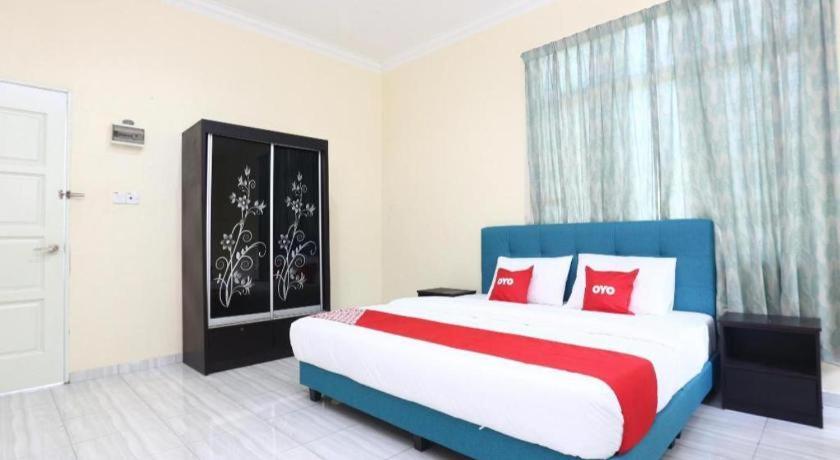 Oyo 89607 Aloha Chalet Kampung Raja Εξωτερικό φωτογραφία