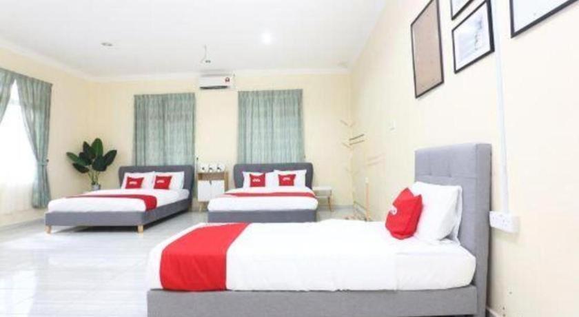 Oyo 89607 Aloha Chalet Kampung Raja Εξωτερικό φωτογραφία