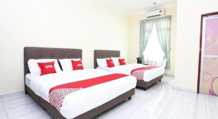 Oyo 89607 Aloha Chalet Kampung Raja Εξωτερικό φωτογραφία