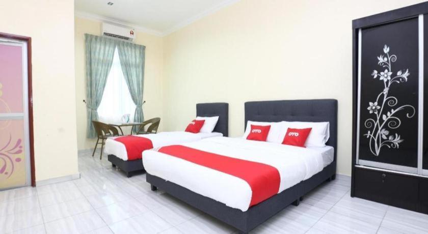 Oyo 89607 Aloha Chalet Kampung Raja Εξωτερικό φωτογραφία