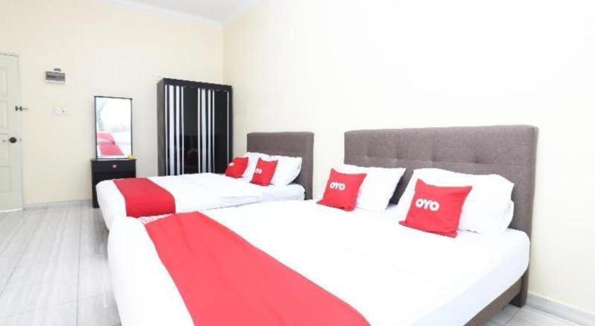 Oyo 89607 Aloha Chalet Kampung Raja Εξωτερικό φωτογραφία