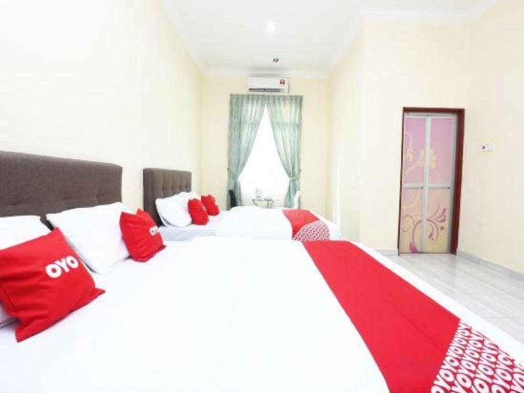 Oyo 89607 Aloha Chalet Kampung Raja Εξωτερικό φωτογραφία