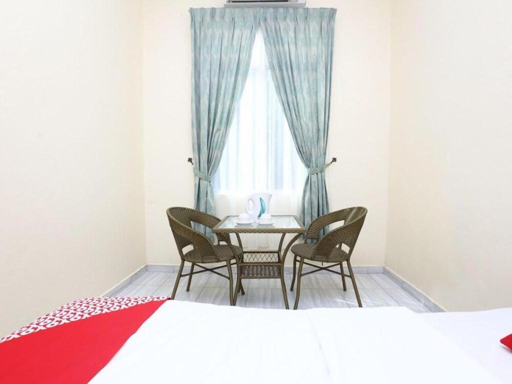 Oyo 89607 Aloha Chalet Kampung Raja Εξωτερικό φωτογραφία