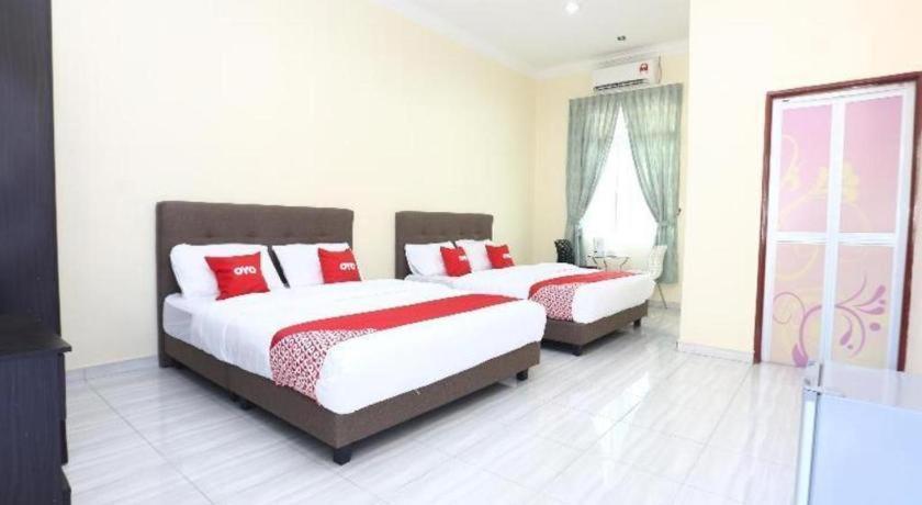 Oyo 89607 Aloha Chalet Kampung Raja Εξωτερικό φωτογραφία