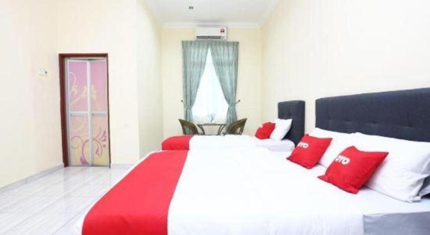 Oyo 89607 Aloha Chalet Kampung Raja Εξωτερικό φωτογραφία