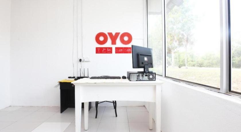 Oyo 89607 Aloha Chalet Kampung Raja Εξωτερικό φωτογραφία