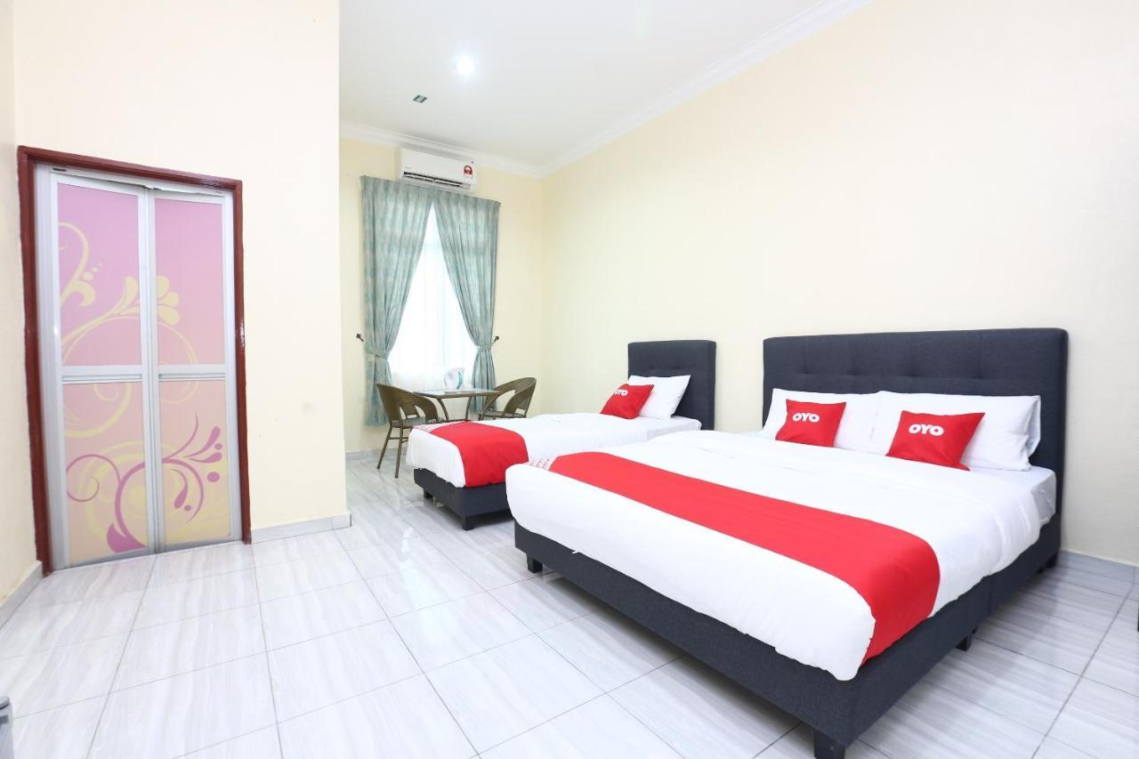 Oyo 89607 Aloha Chalet Kampung Raja Εξωτερικό φωτογραφία