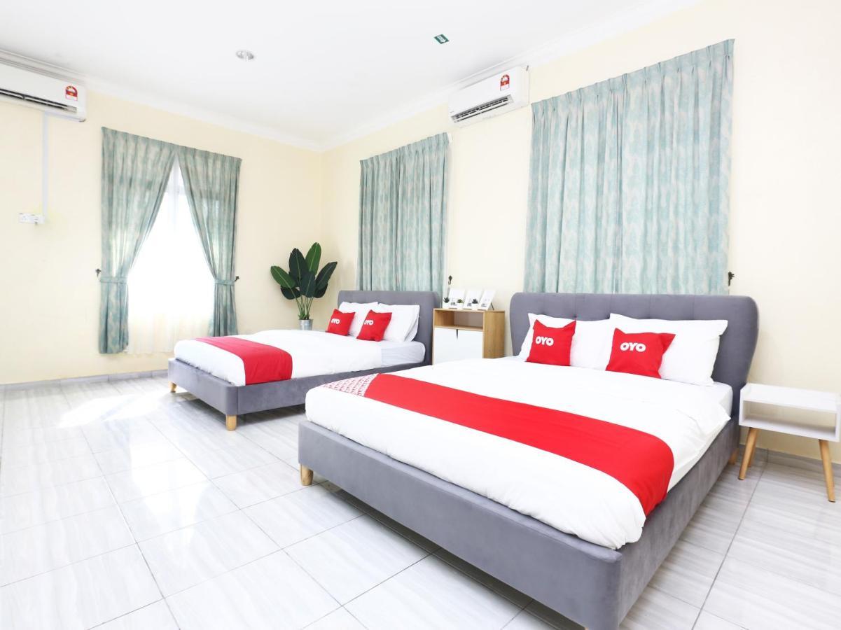 Oyo 89607 Aloha Chalet Kampung Raja Εξωτερικό φωτογραφία
