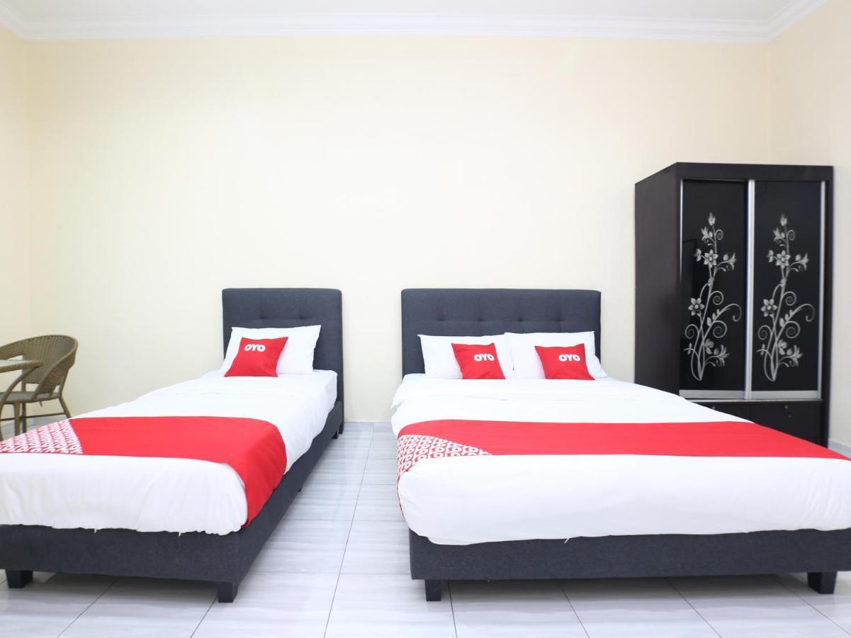 Oyo 89607 Aloha Chalet Kampung Raja Εξωτερικό φωτογραφία