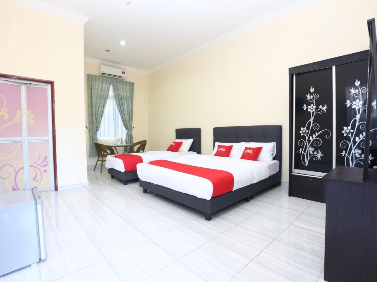 Oyo 89607 Aloha Chalet Kampung Raja Εξωτερικό φωτογραφία