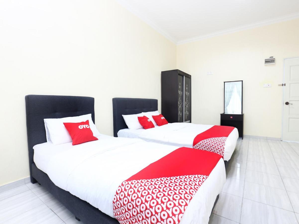 Oyo 89607 Aloha Chalet Kampung Raja Εξωτερικό φωτογραφία